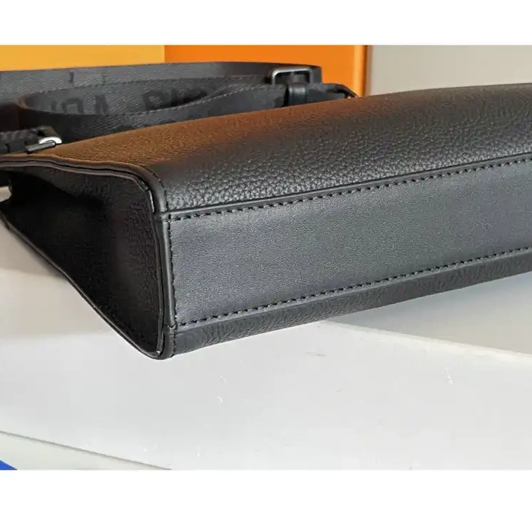 Official Brother Sam LV Bag 2207PL0014 0801